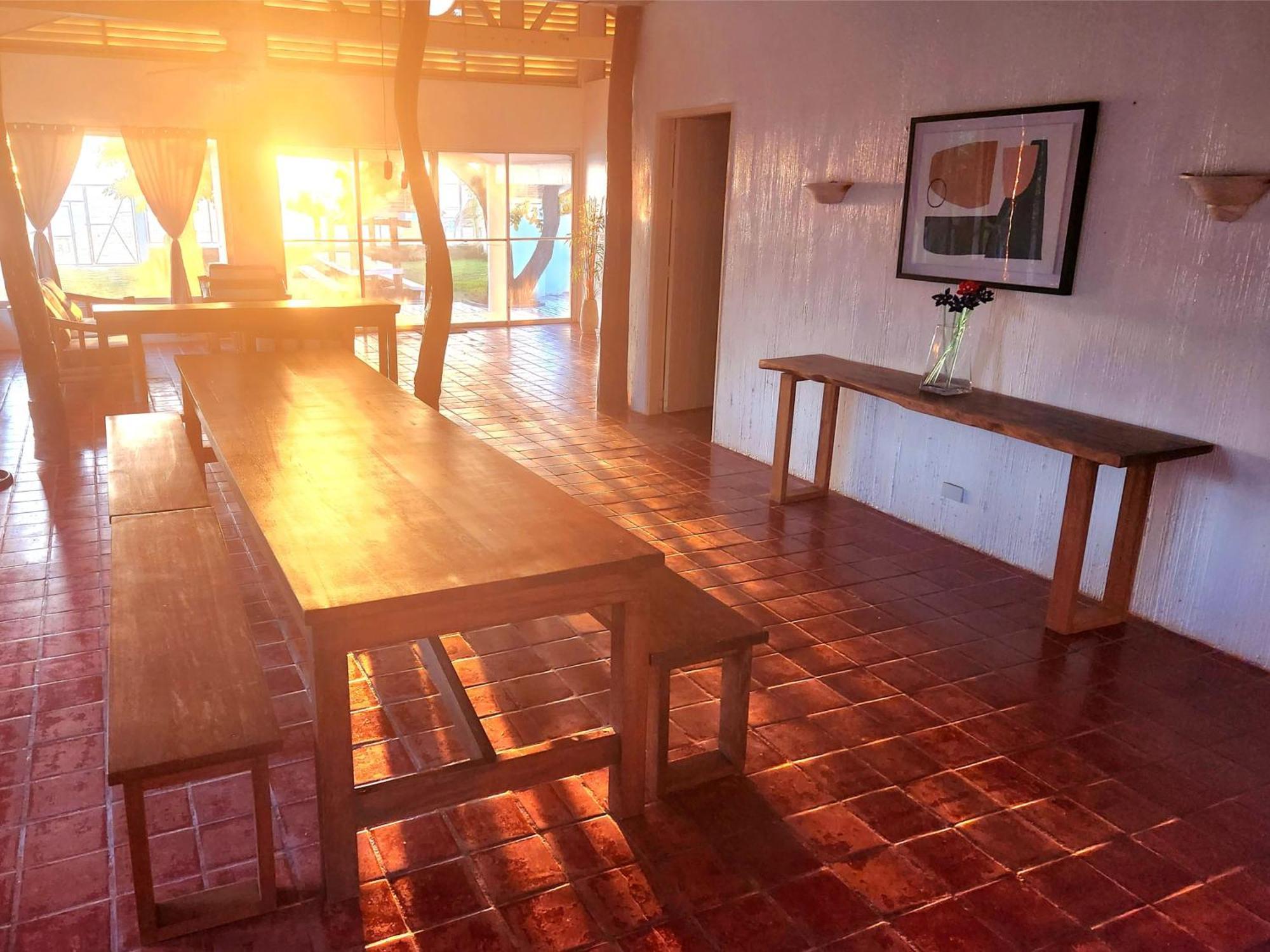 White House, Batangas Lian Exterior foto